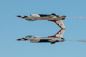 The USAF Thunderbirds perform a "Calypso Pass"