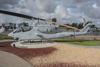 Bell AH-1J SeaCobra (BuNo 157784)