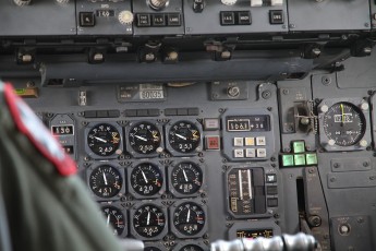 KC-10 engine instruments