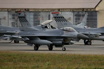 A F-16C Viper, from the 36th FS "Flying Fiends", returns to the flight line from a Blue Air mission at Eielson AFB.