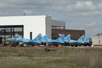 Mikoyan MiG-29 "Fulcrum" flightline