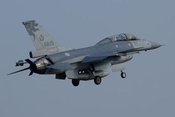 General Dynamics F-16B Fighting Falcon