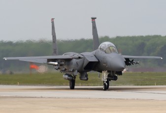 F-15E Taxiing to the ramp