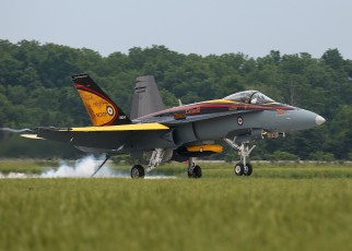 RECOVERY: McDonnell Douglas CF-18 Air Demo Hornet
