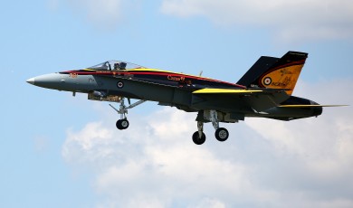 RECOVERY: CF-18 Air Demo Team Hornet