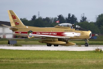 Canadair F86E Sabre s/n 1104 (1954) RCAF Golden Hawks (Vintage Wings of Canada) C-GSBR