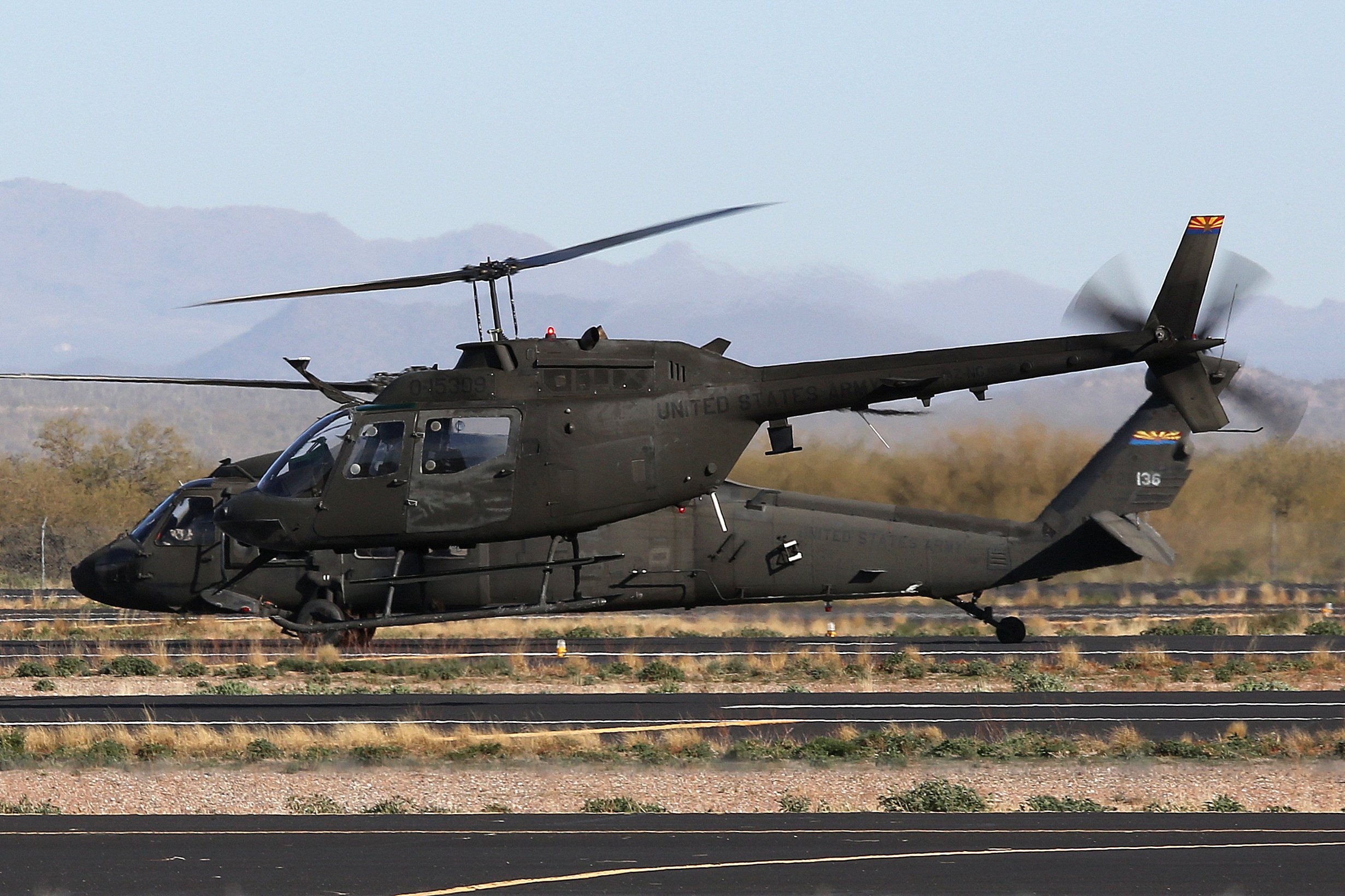 AZ-Army NG, Bell OH-58A Kiowa & Sikorsky UH-60A Black Hawk @ Picacho Stagefield Heliport, AZ