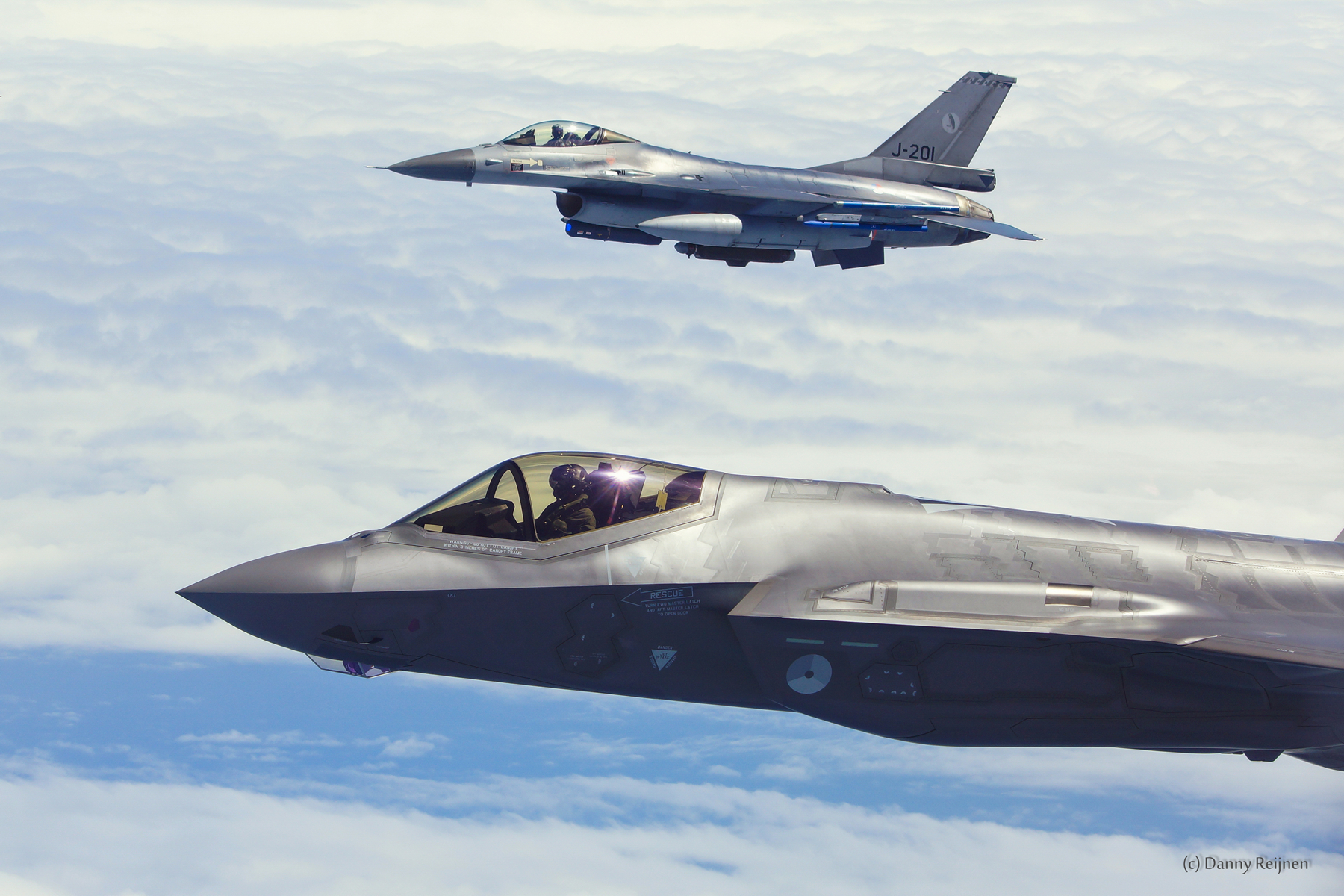 RNLAF F-35_Northsea F-16 vs F35.2