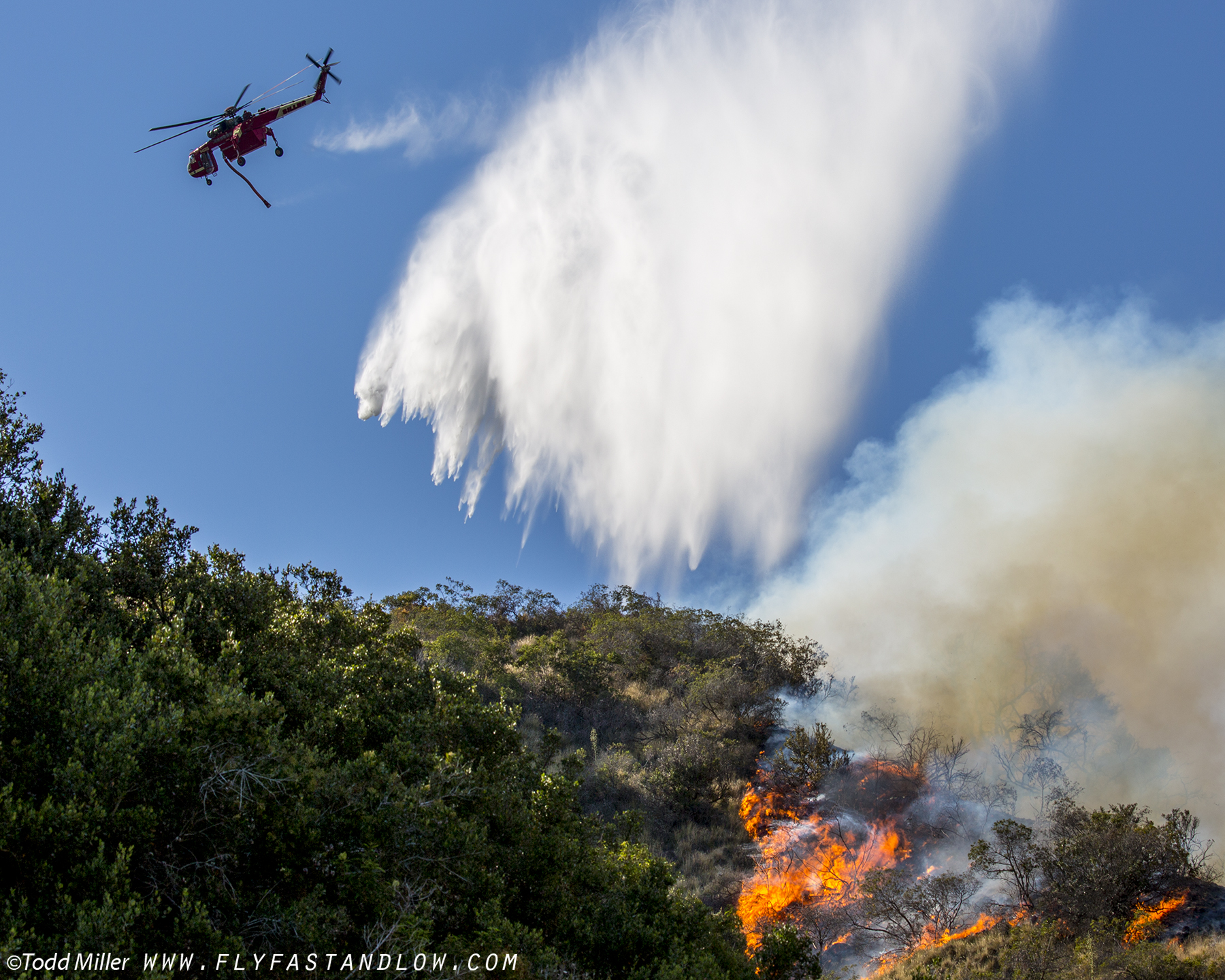 Sikorsky CH-54B makes water drop on the Asuza Fire in CA, June 20, 2016.