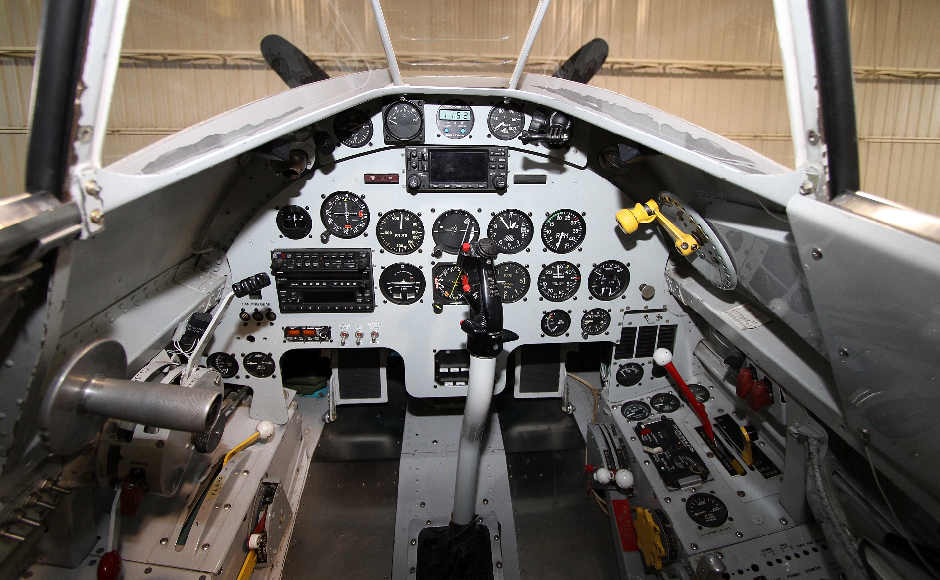 sawbones-hawker-sea-fury-_image-d-cockpit-seafury