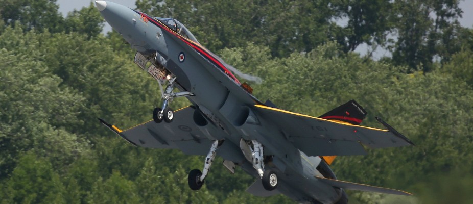 RCAF CF-18 Air Demo Team: The Hornet with a Sting