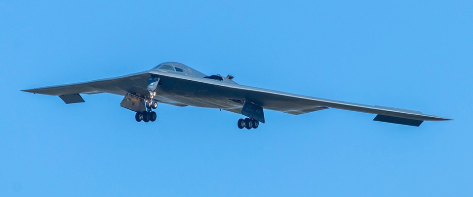 509th Bomb Wing B-2 arrives at Amberley.